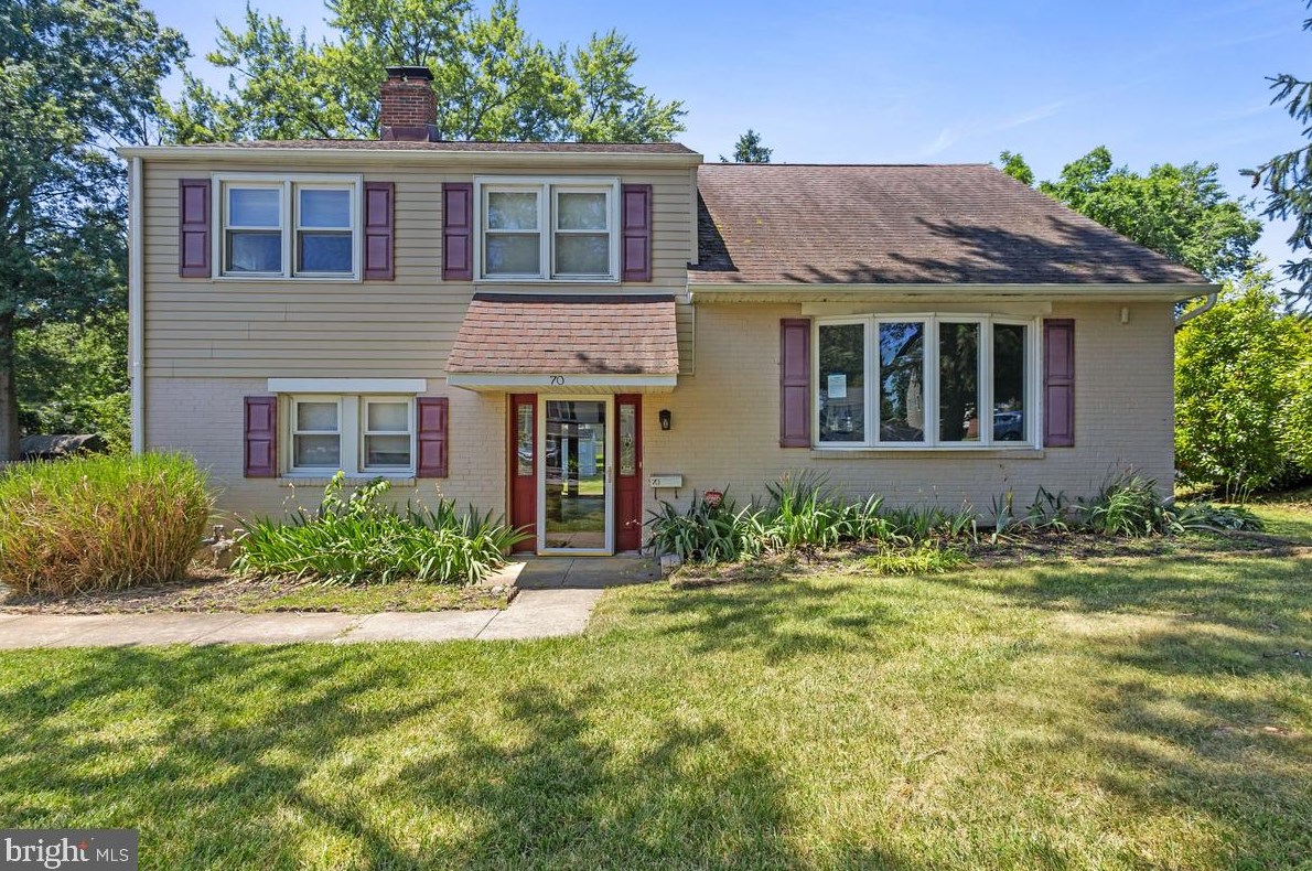 70 Weathervane Rd, Chester, PA 19014