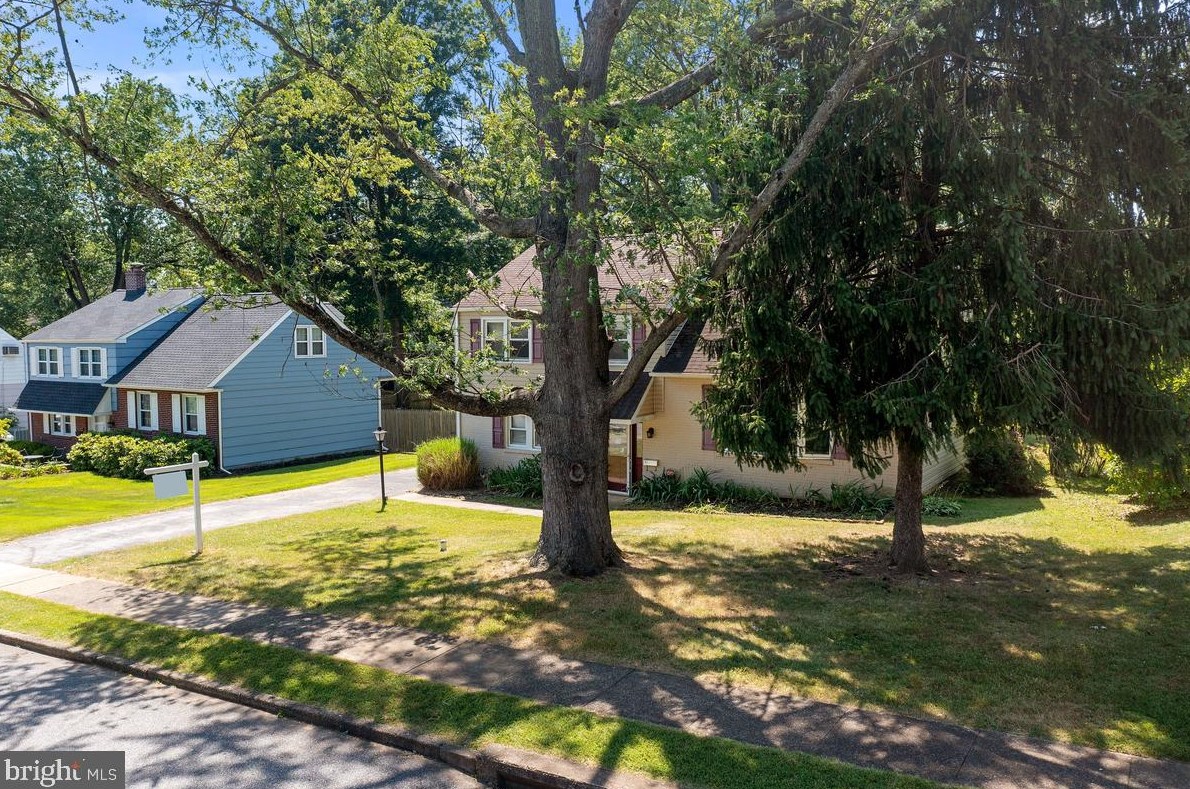 70 Weathervane Rd, Chester PA 19014-2616 exterior