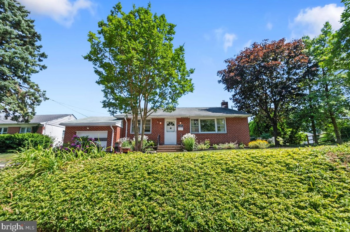 1009 Meetinghouse Rd, Boothwyn, PA 19061