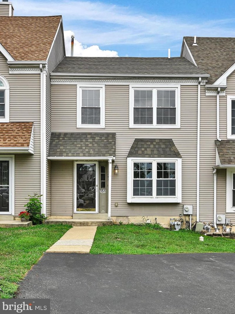 151 Marie Cir, Chester, PA 19014