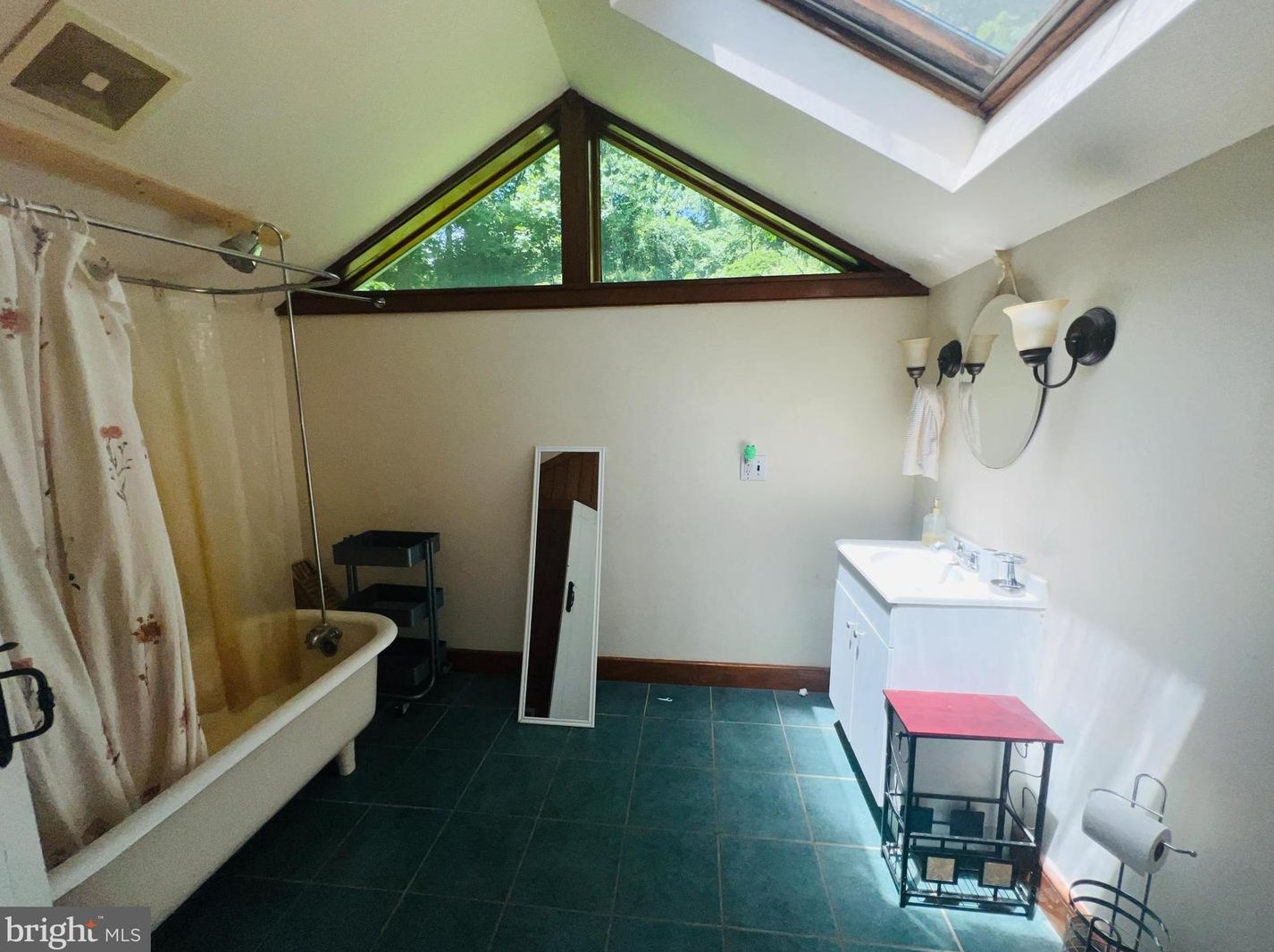 430 Knowlton Rd, Media PA 19063-4844 exterior