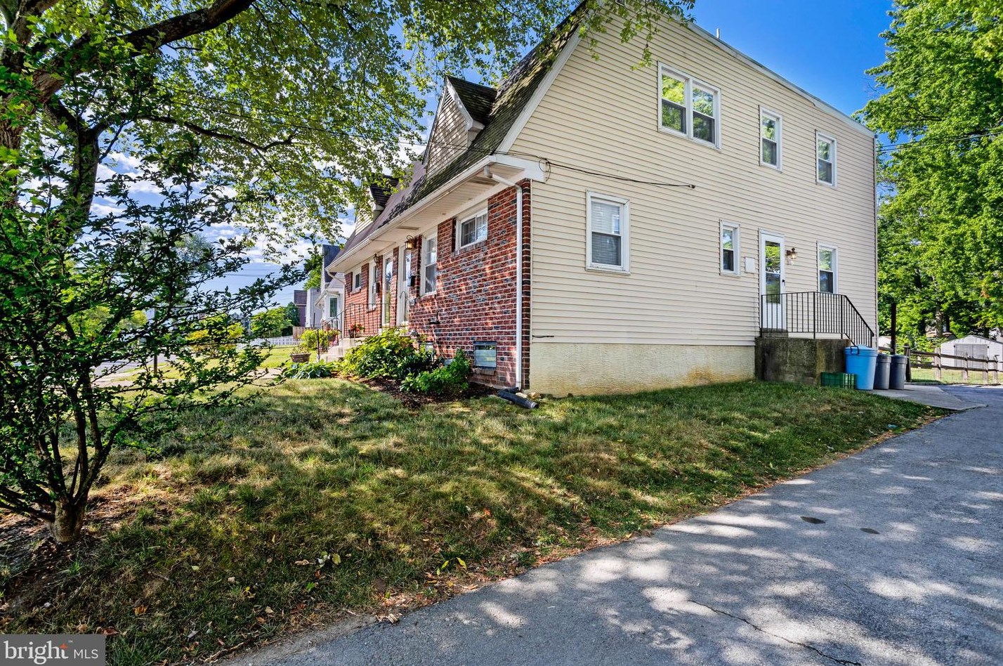 615 Swarthmore Ave, Folsom, PA 19033