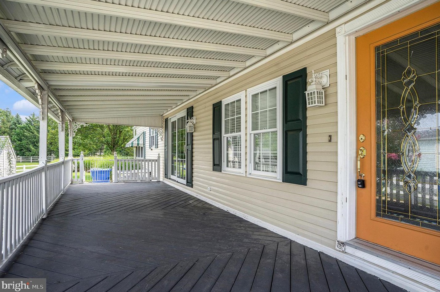 220 Horseshoe Dr, Boothwyn, PA 19060