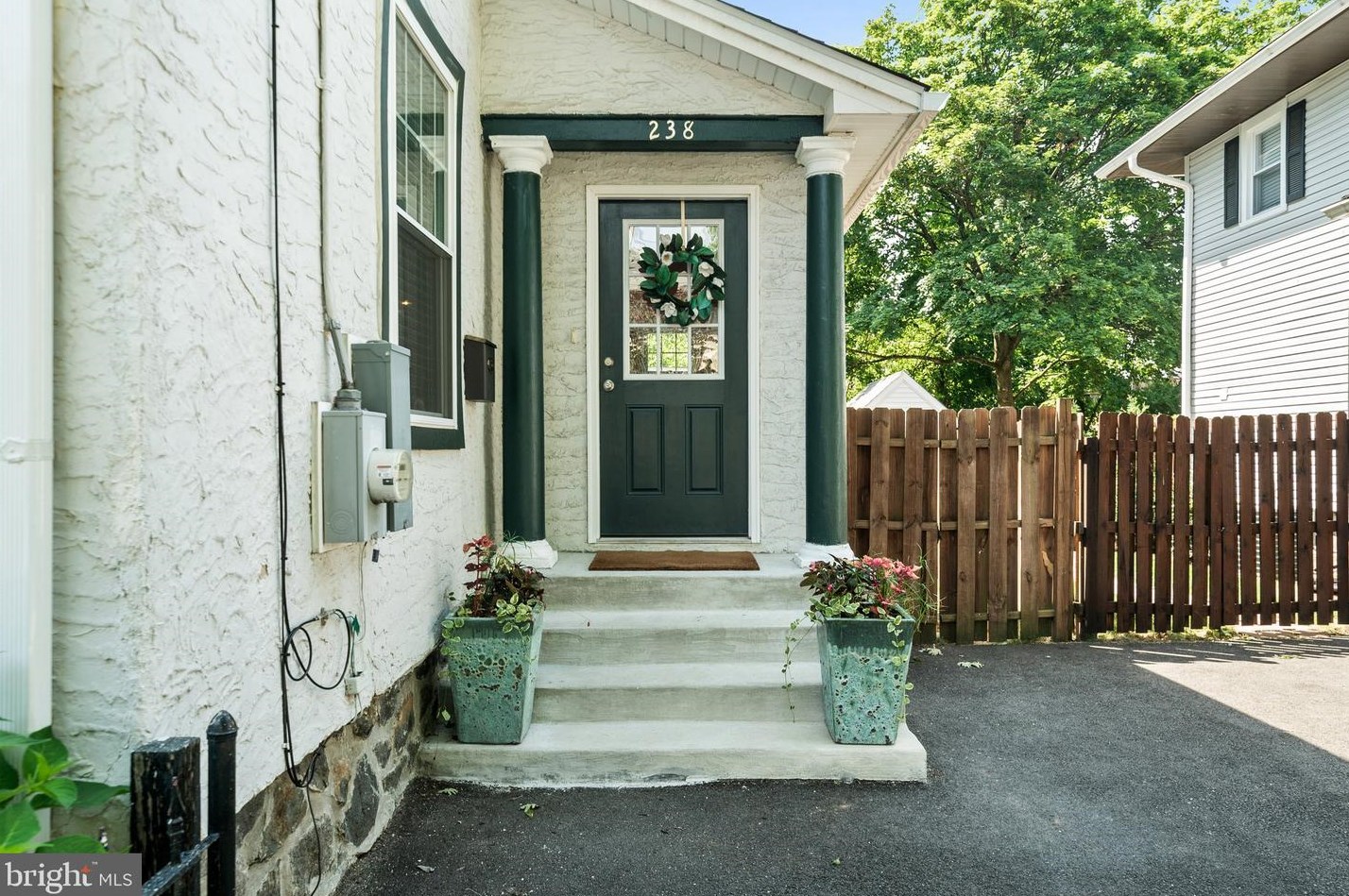 238 Willow Ave, Wayne, PA 19087