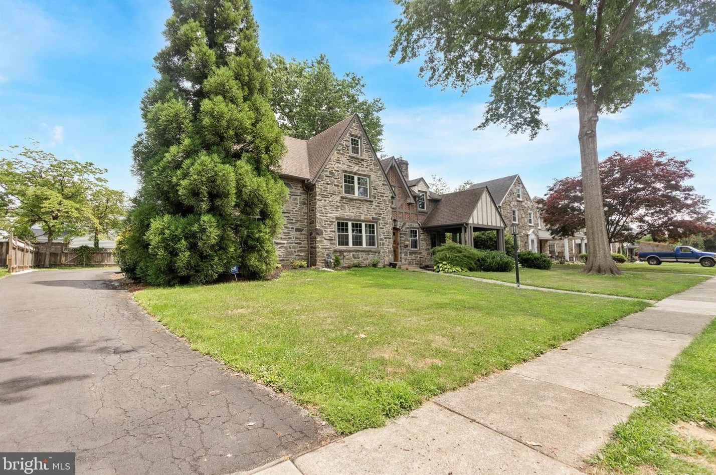 1237 Lindale Ave, Upper Darby, PA 19026