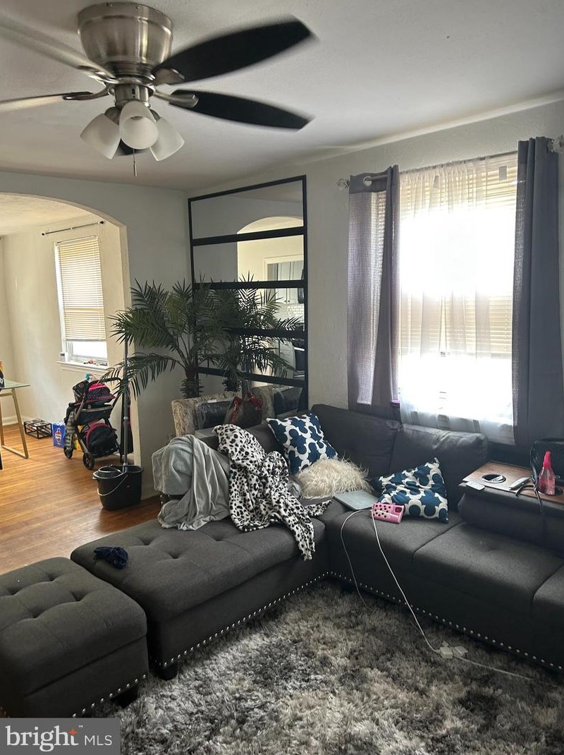 538 Snowden Rd, Upper Darby, PA 19082