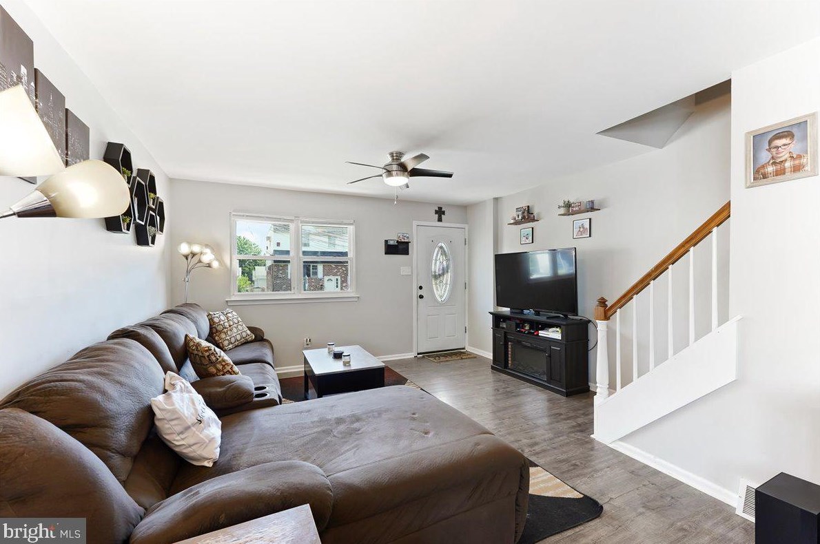 227 Green St, Holmes, PA 19043