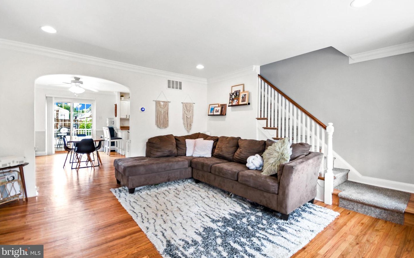 1132 Cobbs St, Upper Darby, PA 19026