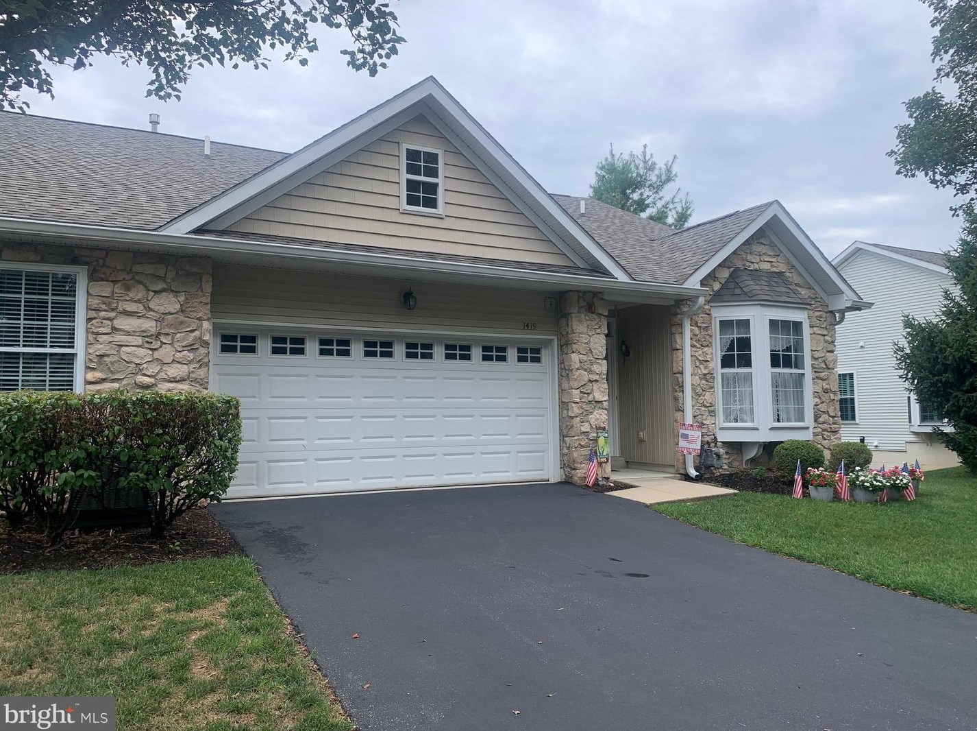 1419 Palmer Dr, Coal Township, PA 19064