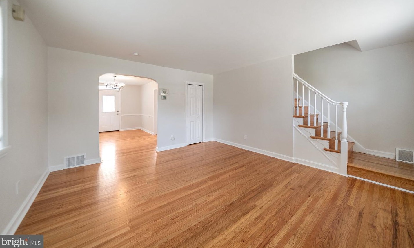 310 High St, Sharon Hill, PA 19079-2115