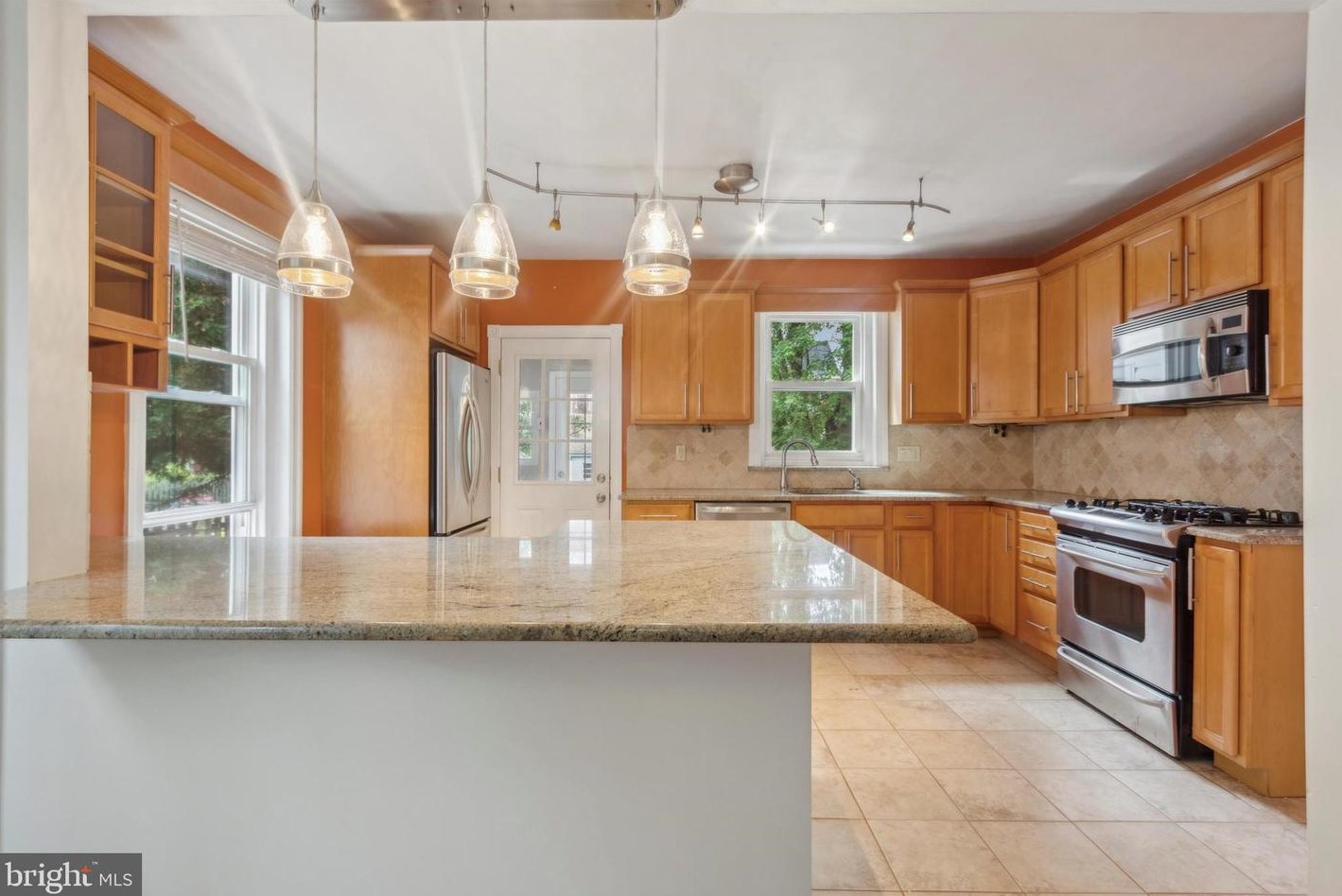 811 Clifford Ave, Ardmore, PA 19003
