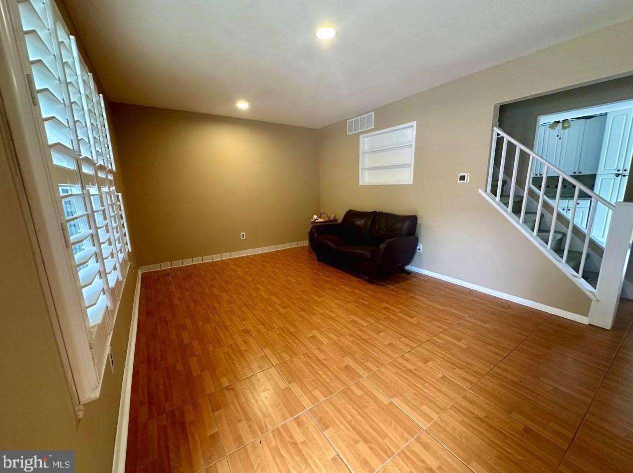 49 Park Vallei Ln #49, Chester, PA 19015