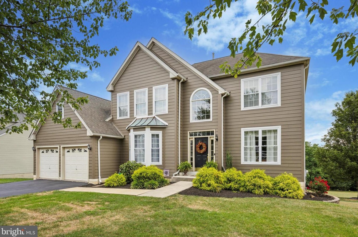 73 Overlook Cir, Boothwyn, PA 19060
