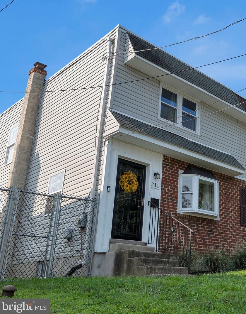 211 Johnson Ave, Boothwyn, PA 19061