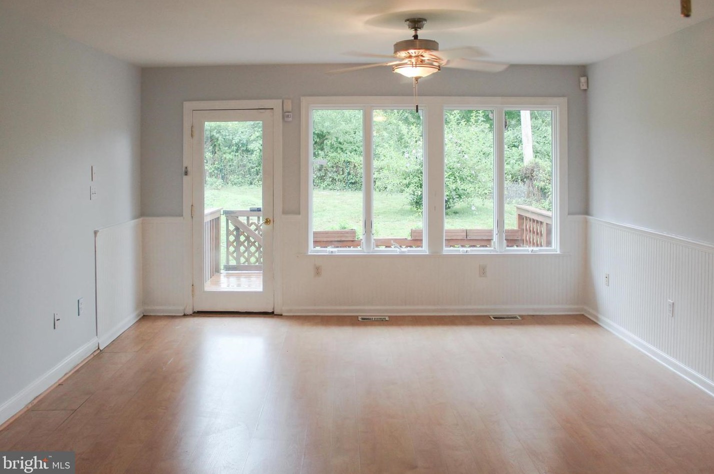 105 Robin Hood Ln, Chester, PA 19014