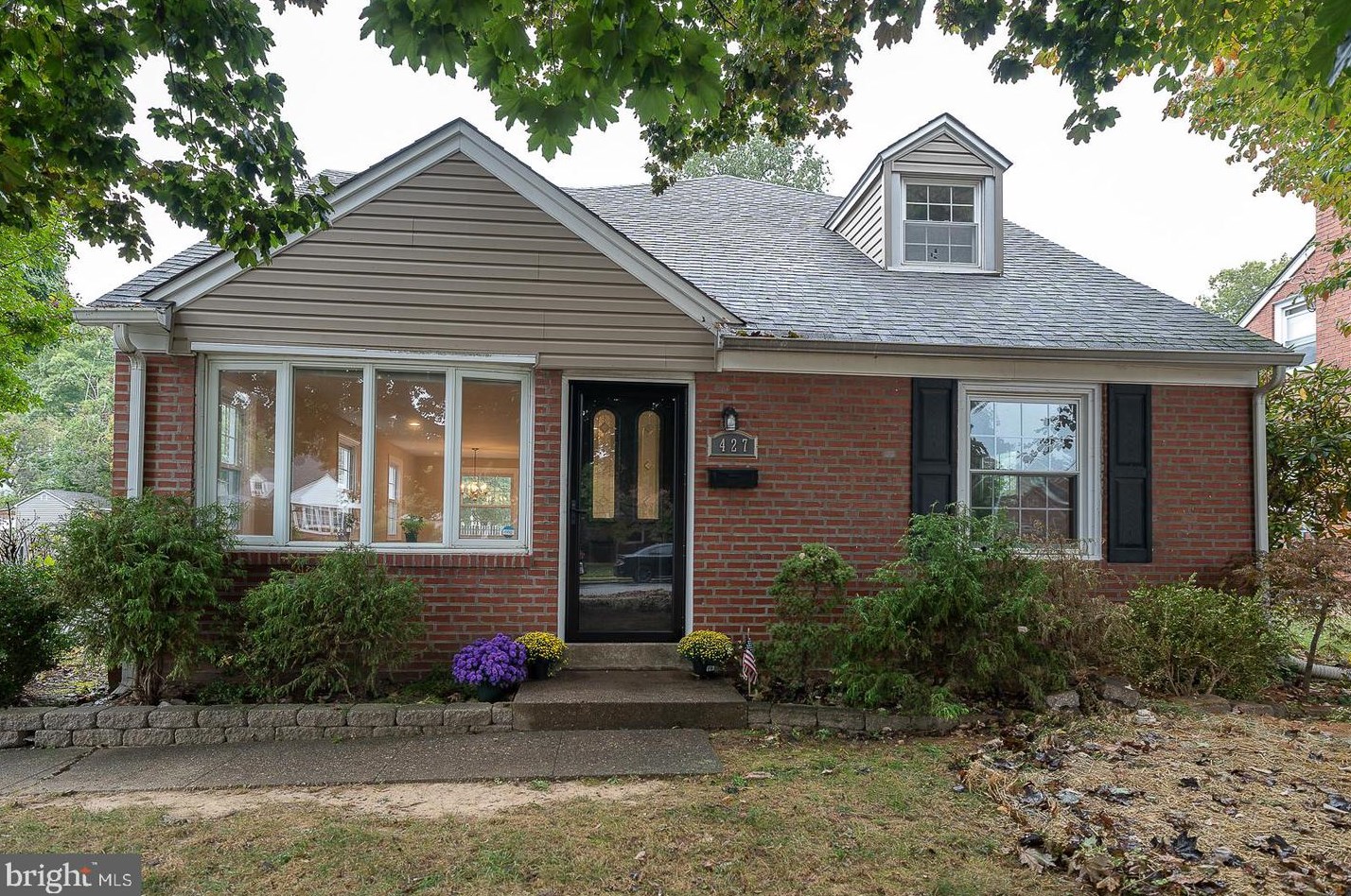 427 Wayne Ave, Coal Township, PA 19064