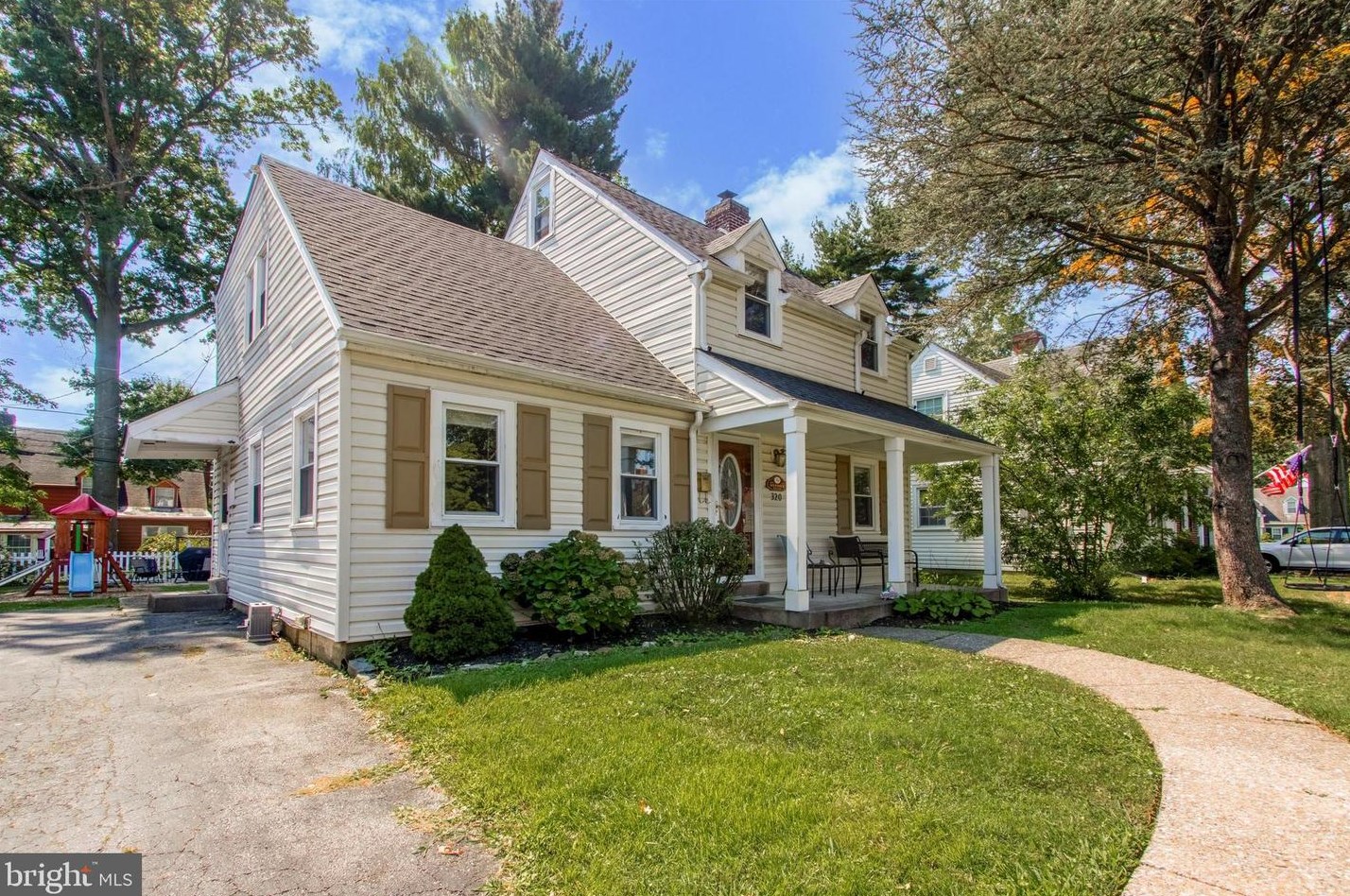 320 Harding Ave, Folsom, PA 19033