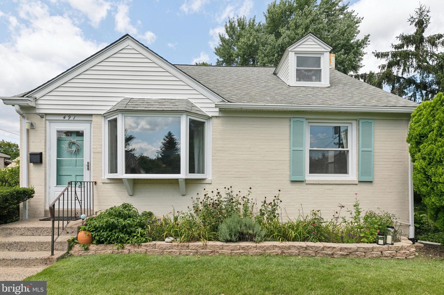 491 Kent Rd, Coal Township, PA 19064