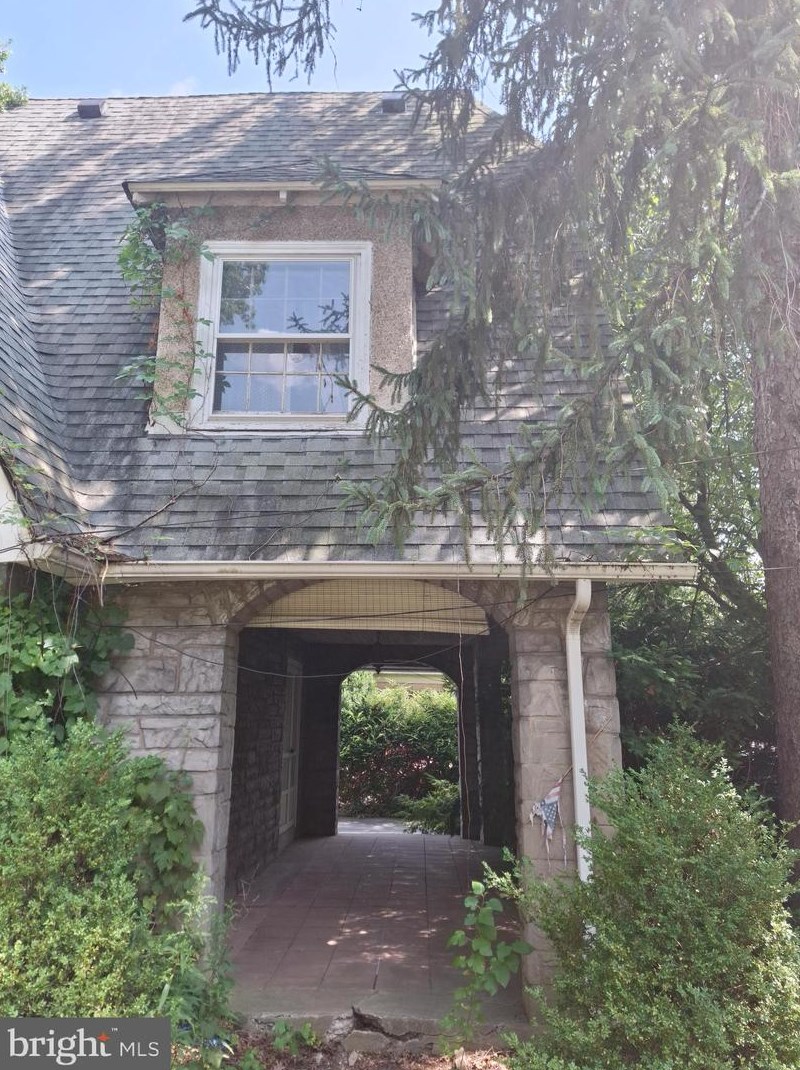 323 Derwyn Rd, Oakview, PA 19026