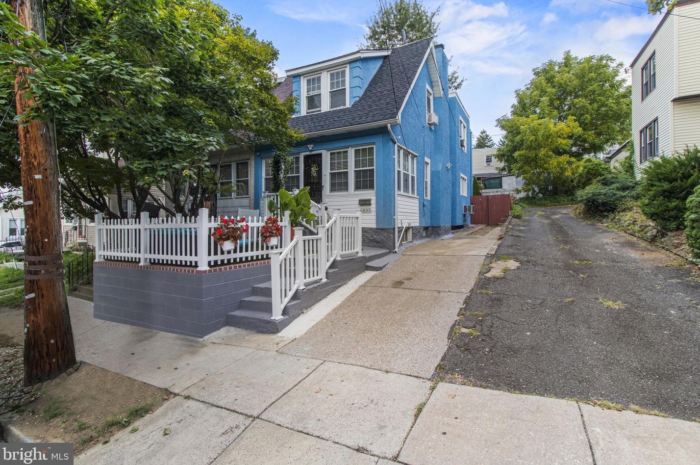 3835 W Marshall Rd, Upper Darby, PA 19026
