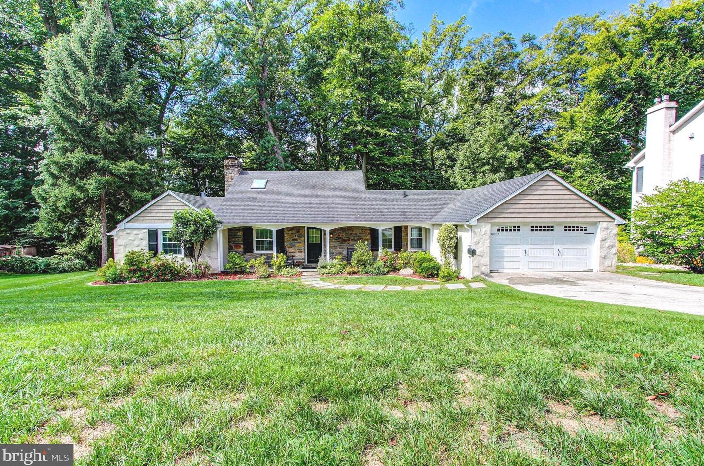 50 Pilgrim Ln, Upper Darby, PA 19026