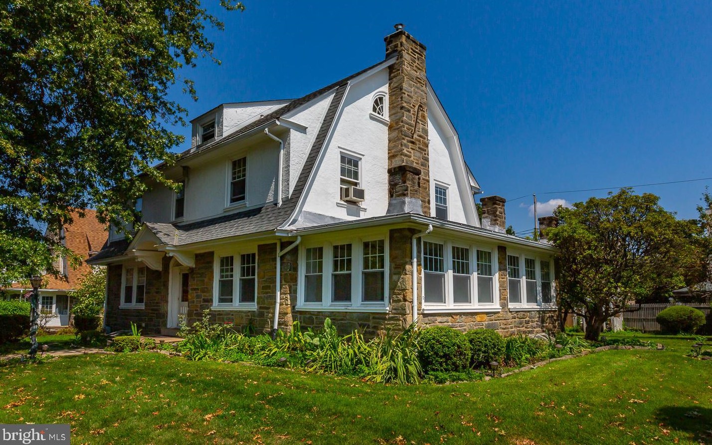 453 Hampshire Rd, Upper Darby, PA 19026