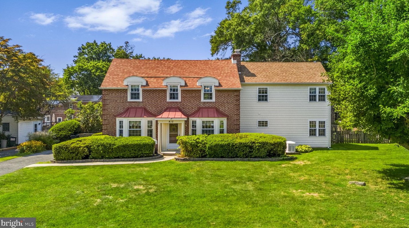 415 Golfview Rd, Coal Township, PA 19086