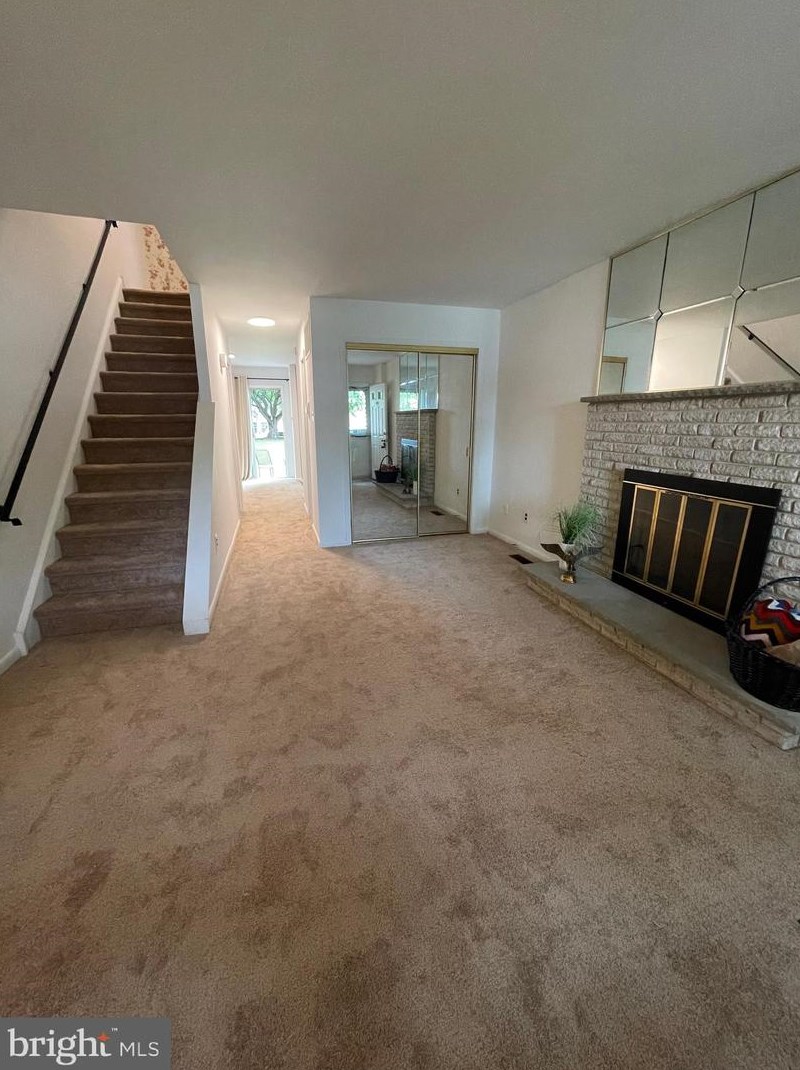 1324 Rolling Glen Dr, Boothwyn, PA 19061