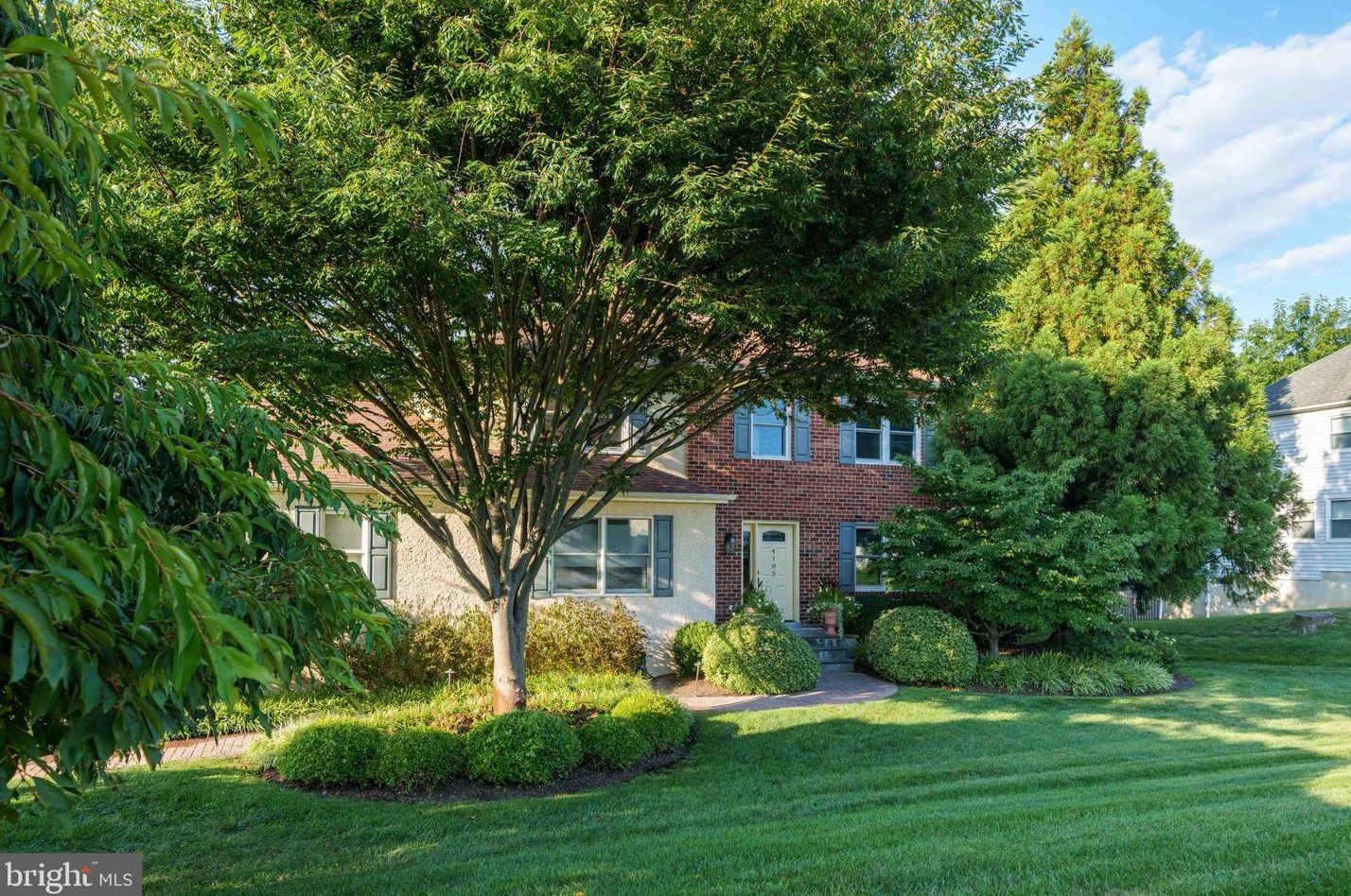 4105 Naamans Creek Rd, Boothwyn, PA 19061-2527