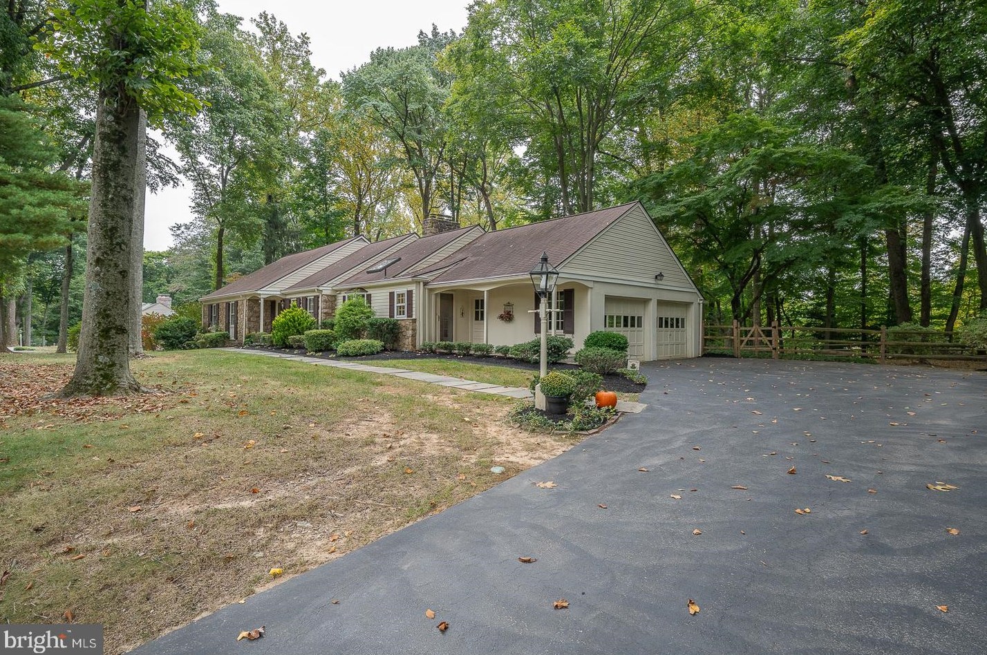 726 Woodcrest Rd, Wayne, PA 19087