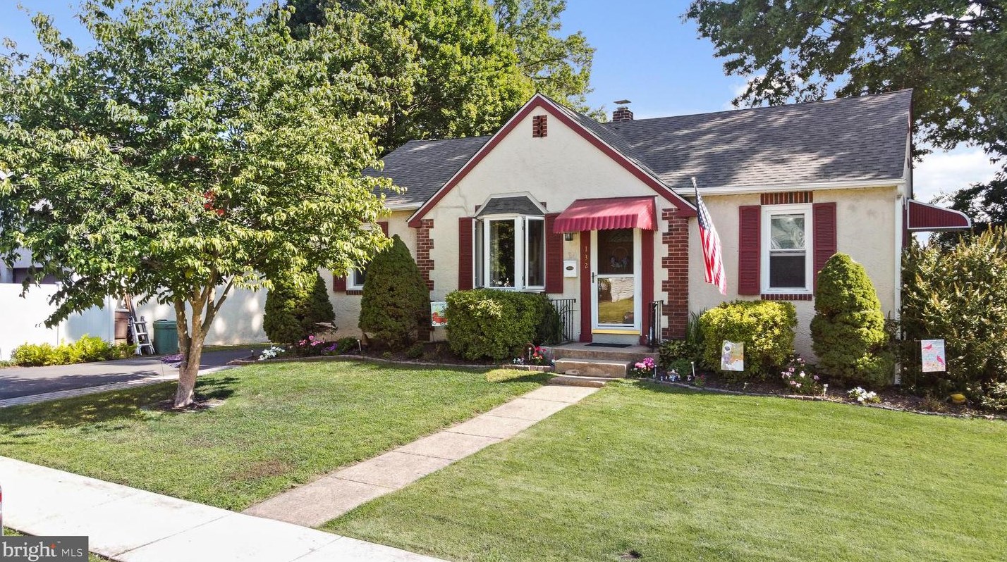 132 Virginia Ave, Folsom, PA 19033