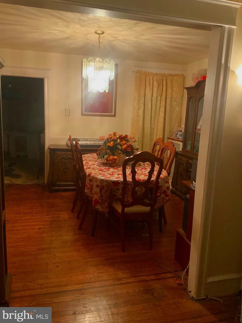 7050 Ruskin Ln, Upper Darby, PA 19082