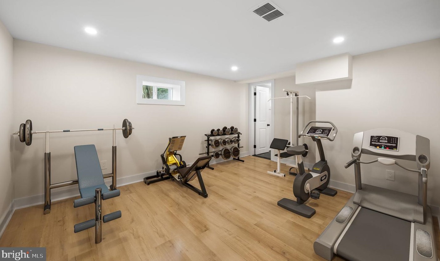 529 Old Middletown Rd, Media PA 19063-4429 exterior