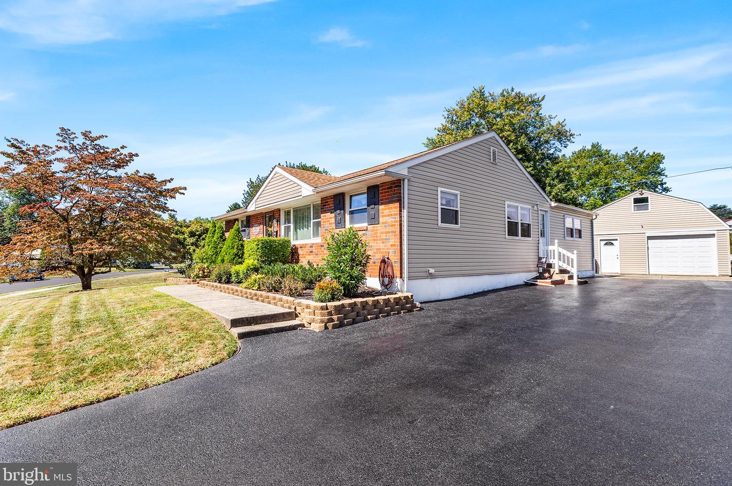 209 Edgar Ave, Chester, PA 19014-2705