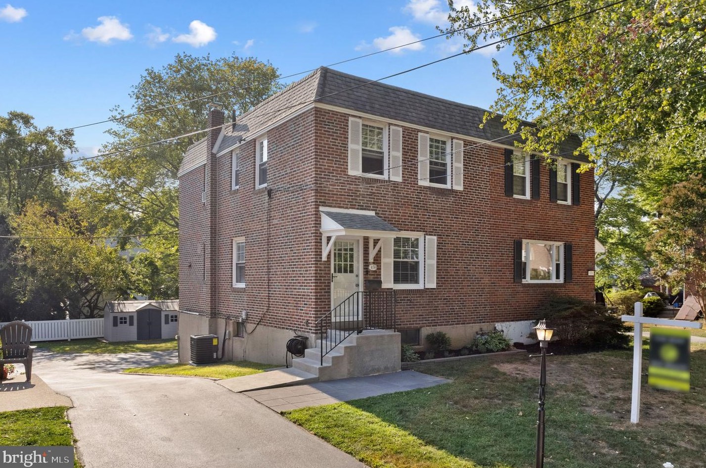 634 Woodland Dr, Pittsburgh, PA 19083