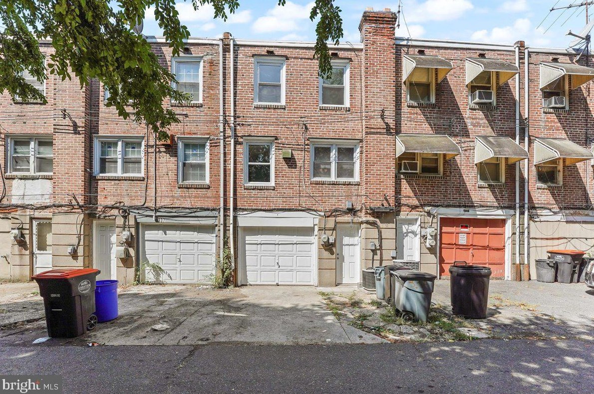 335 21 St, Chester PA 19013-0055 exterior