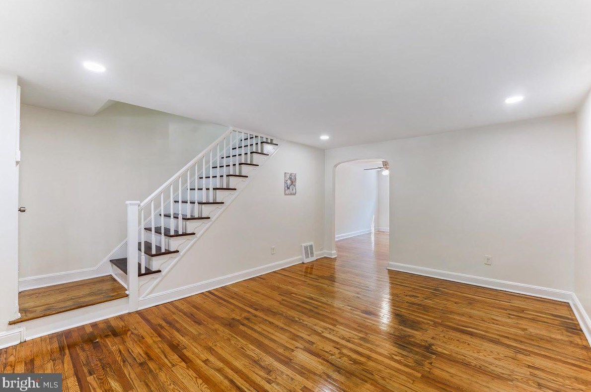 335 21st St, Chester, PA 19013-4917