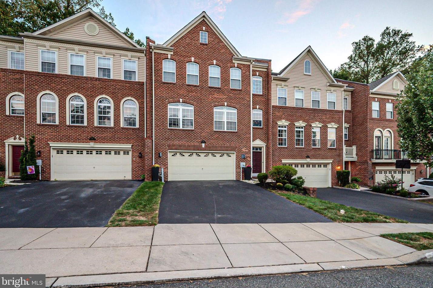 1059 Tall Trees Ct, Boothwyn, PA 19060