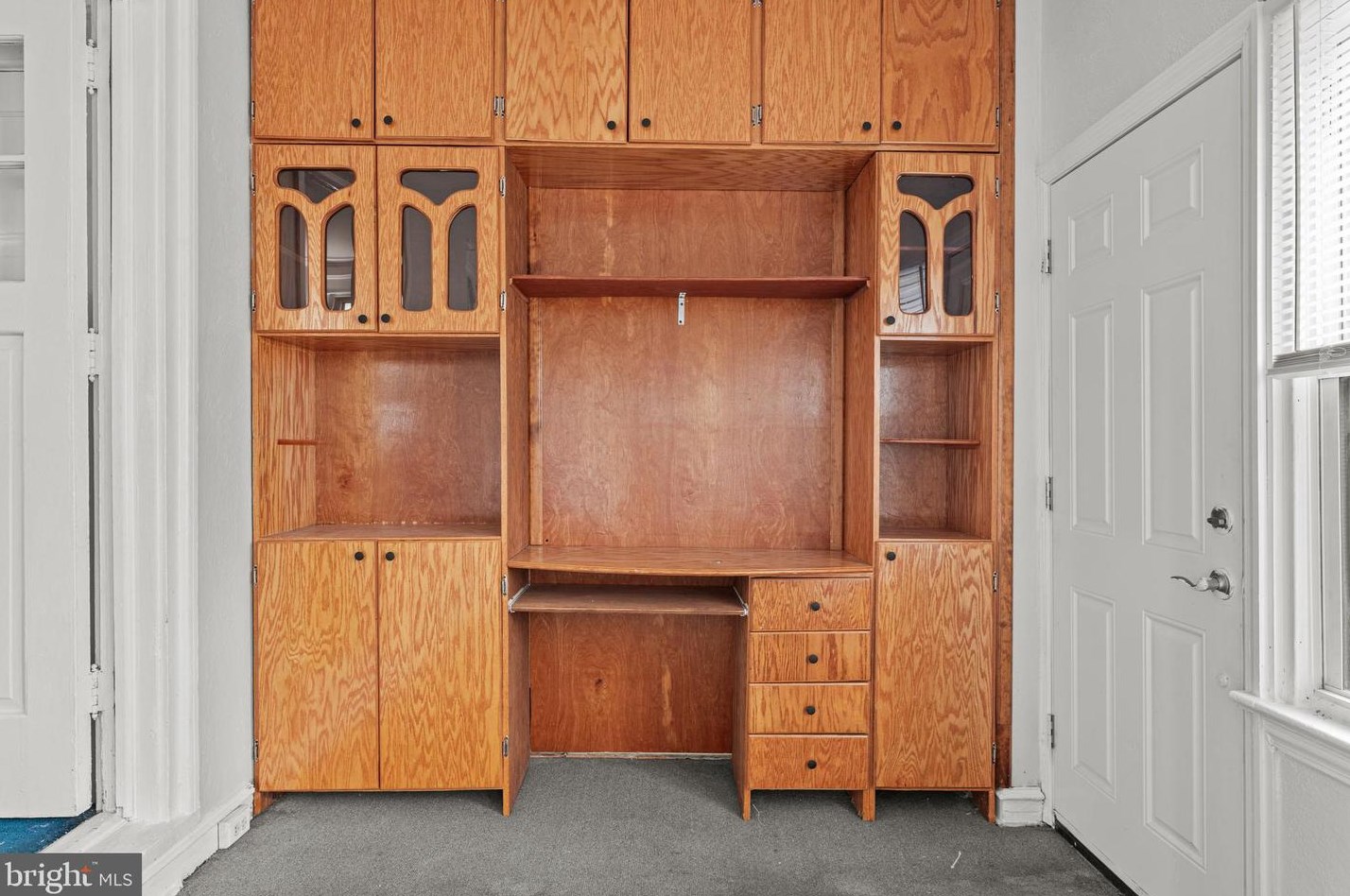 221 Barrington Rd, Upper Darby PA  19082-4217 exterior