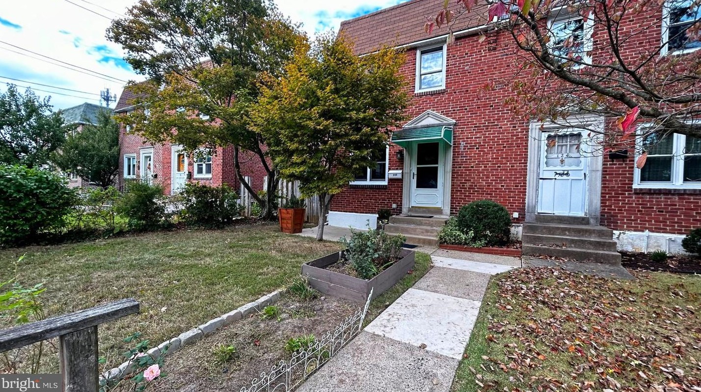 122 W Sylvan Ave, Morton, PA 19070