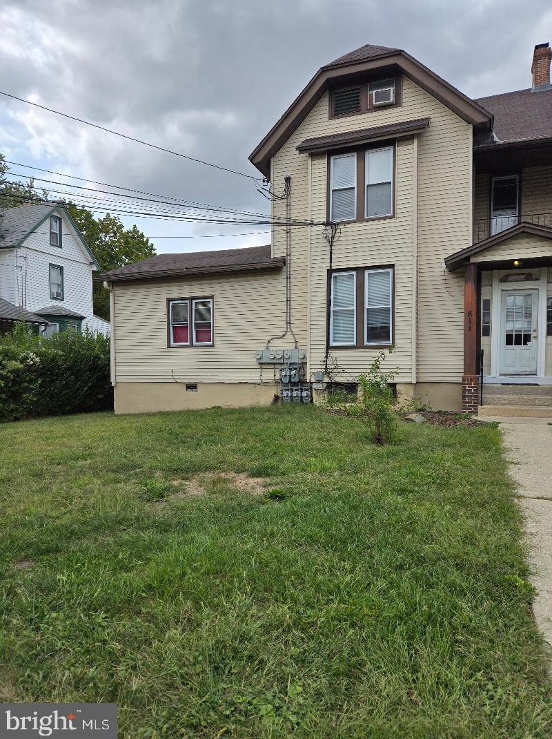 811 Andrews Ave, Darby, PA 19023