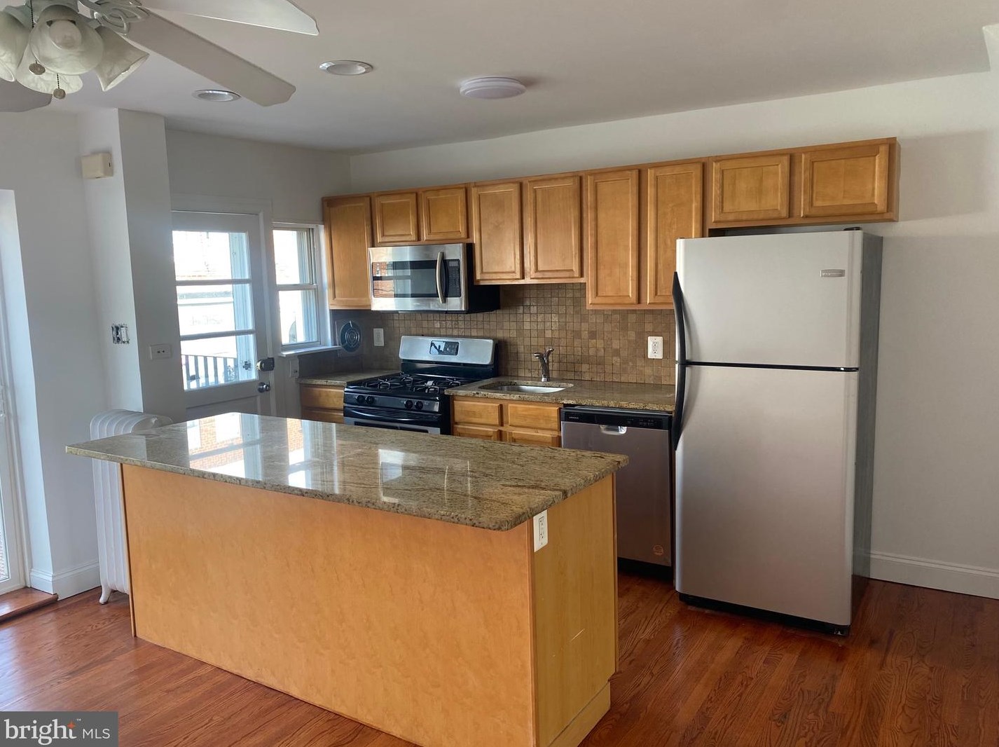 7187 Radbourne Rd, Upper Darby, PA 19082
