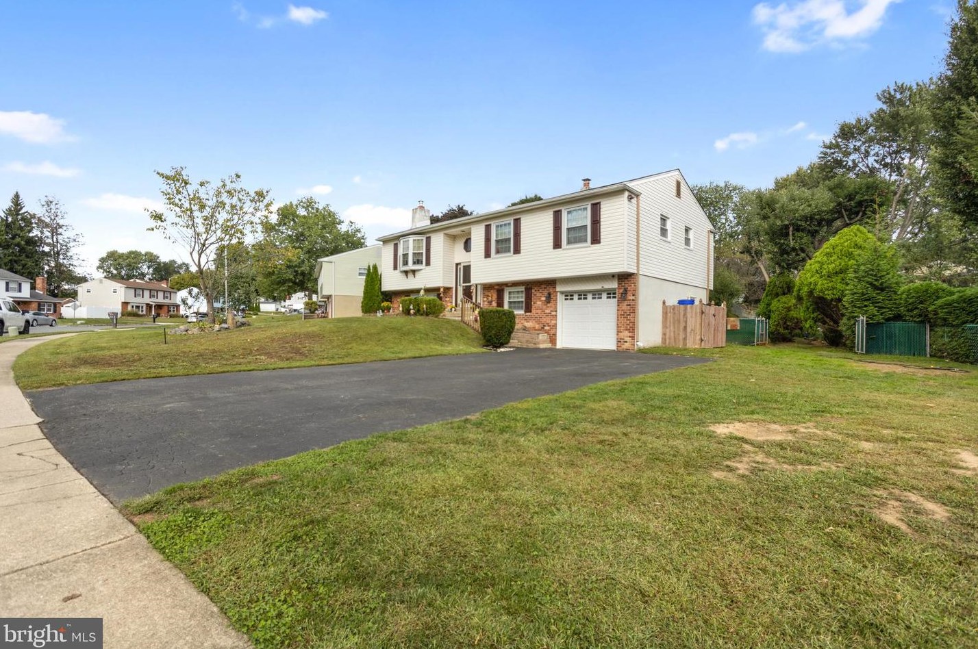 1727 Mill Rd, Boothwyn, PA 19061-3248
