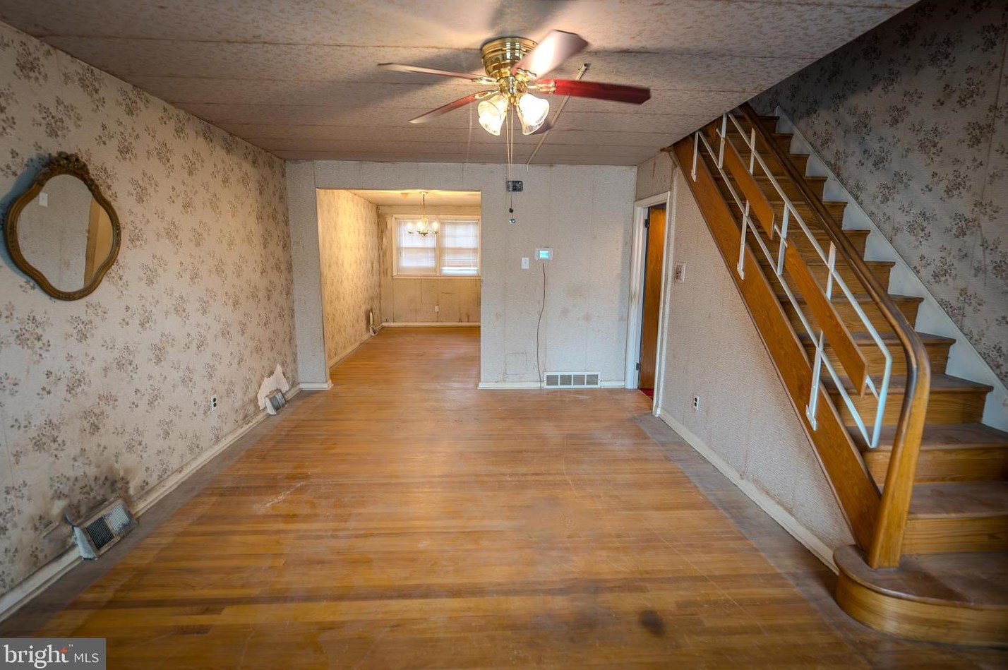 85 Suburban Ln, Upper Darby, PA 19082