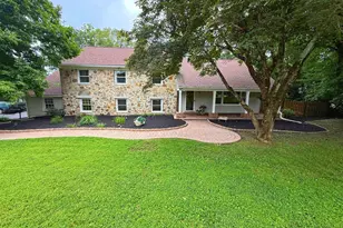 76 Dogwood Ln, Glen Mills, PA 19342 - Photo 2