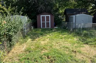 2404 Stoneybrook Ln, Drexel Hill, PA 19026 - Photo 2