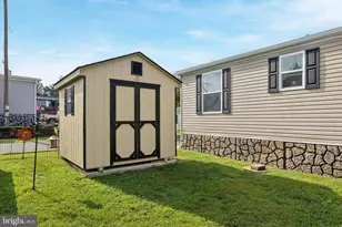 8 Travelo Ln, Media, PA 19063 - Photo 2