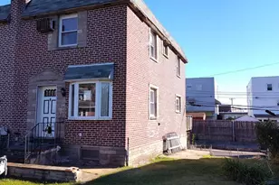 819 Grant Rd, Folcroft, PA 19032 - Photo 1