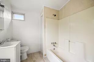 816 Upland Ave, Chester, PA 19013 - Photo 12