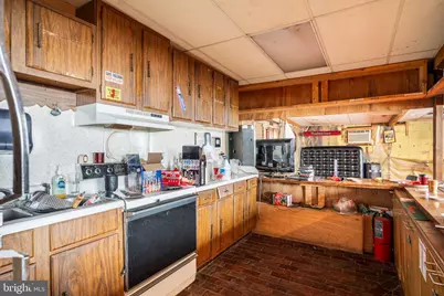 816 Upland Avenue, Chester, PA 19013 - Photo 32